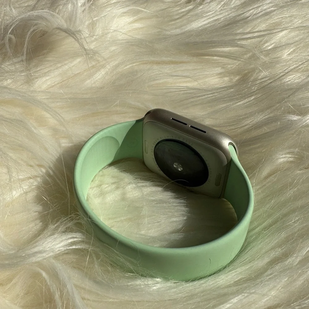 Apple Watch Band Solo Loop, Size 8 for Small Face Watch 38mm 40mm 41mm Pistachio - Picture 10 of 14